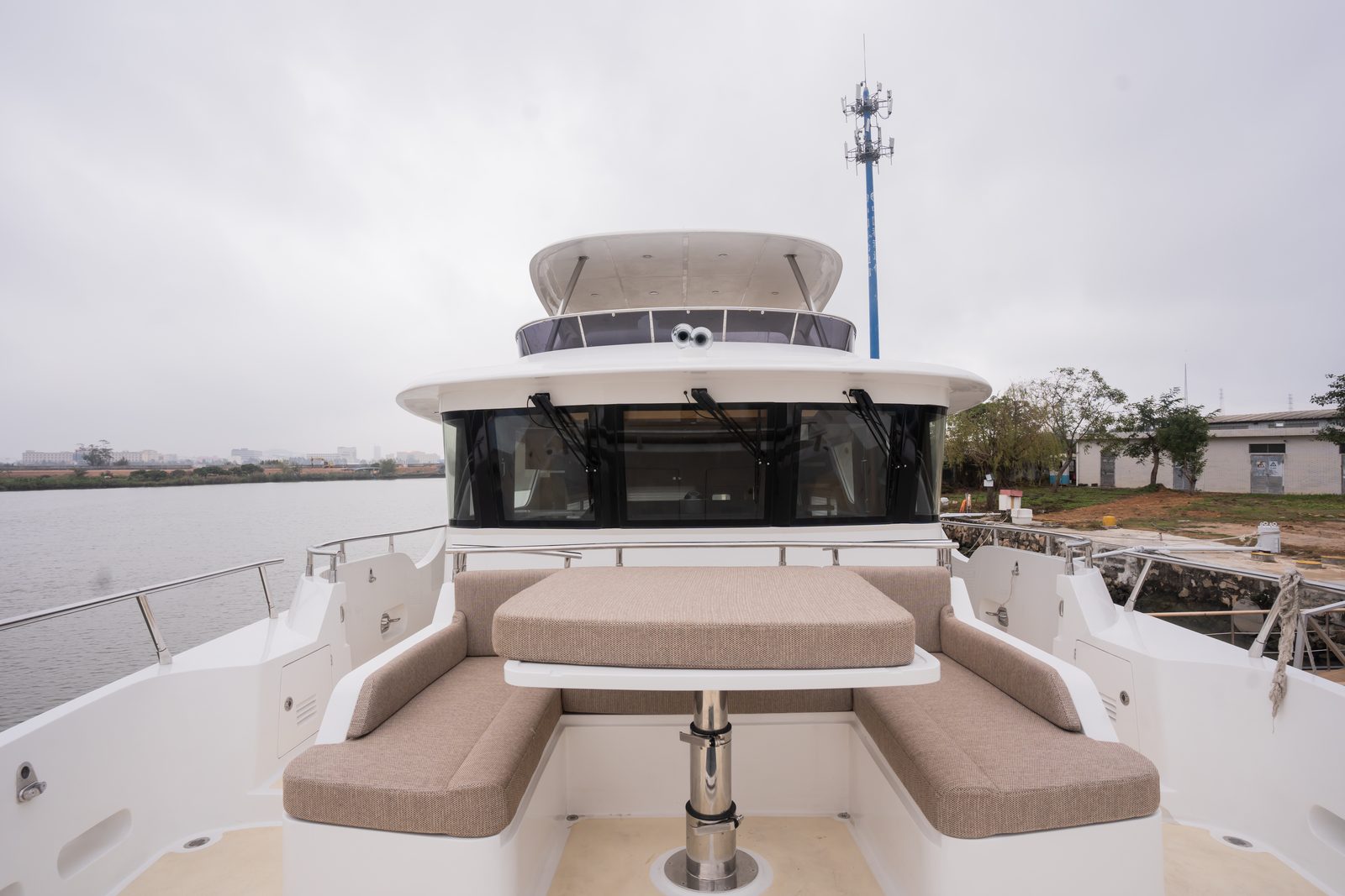 Foredeck lounge looking aft to the pilothouse